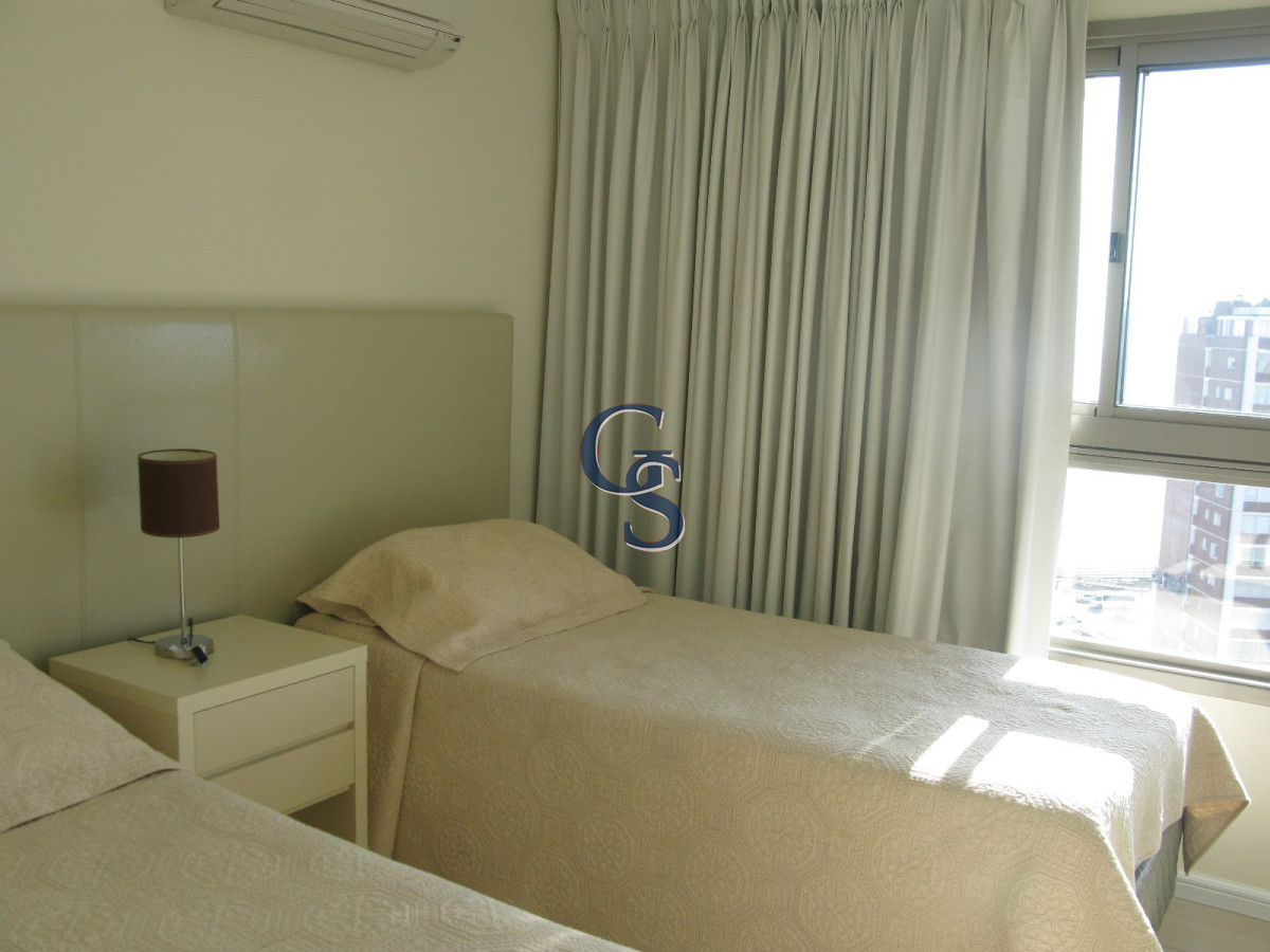 Apartamento ID.292880 - Piso alto con amplios y luminosos ambientes.