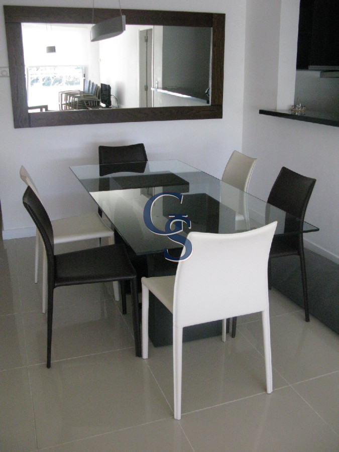 Apartamento ID.293112 - A pasos de Playa Brava y Playa Mansa, y próximo a la Península.