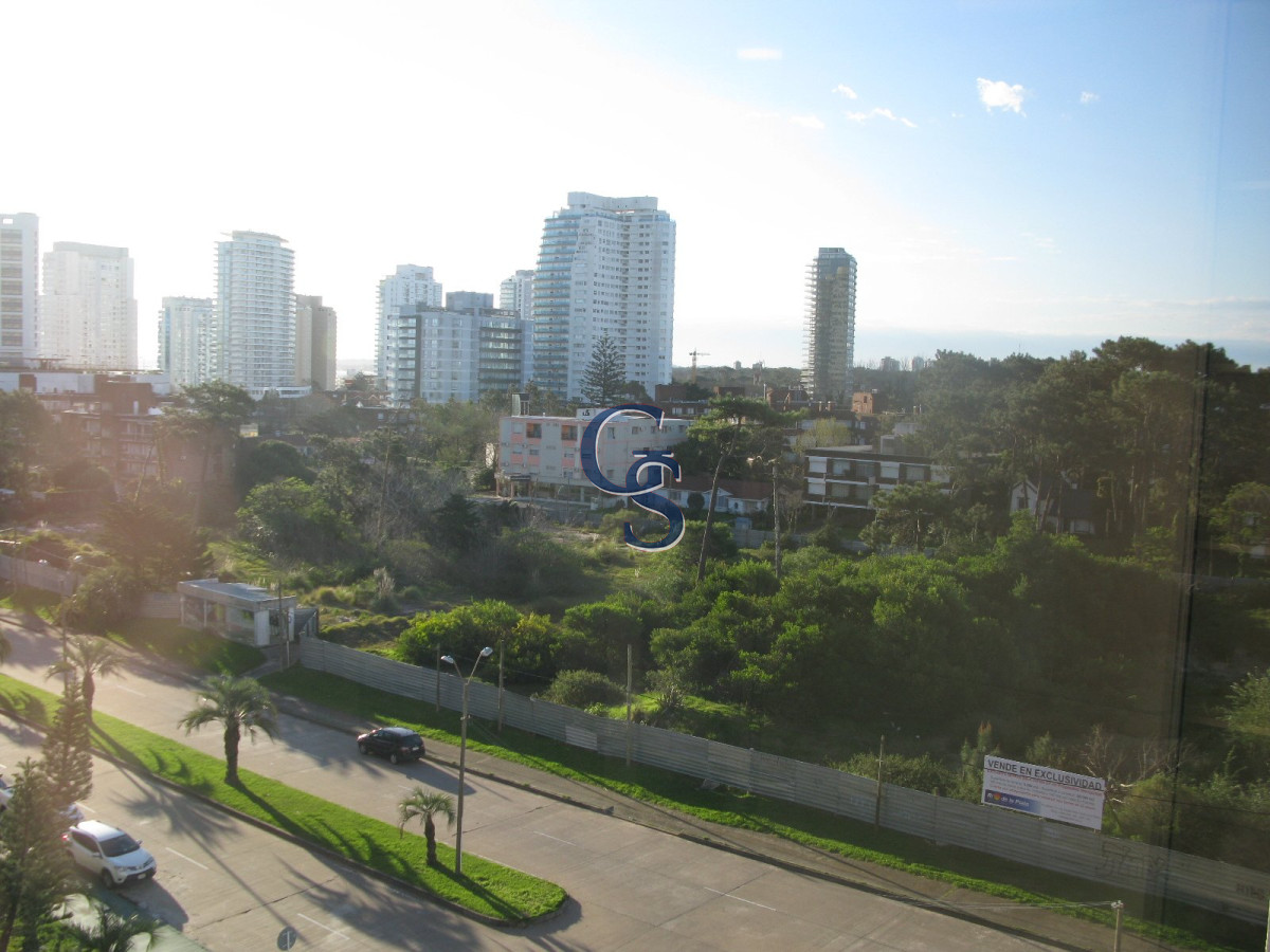 Apartamento ID.293112 - A pasos de Playa Brava y Playa Mansa, y próximo a la Península.