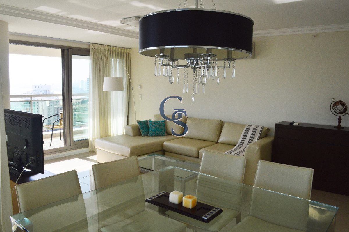 Apartamento ID.292880 - Piso alto con amplios y luminosos ambientes.