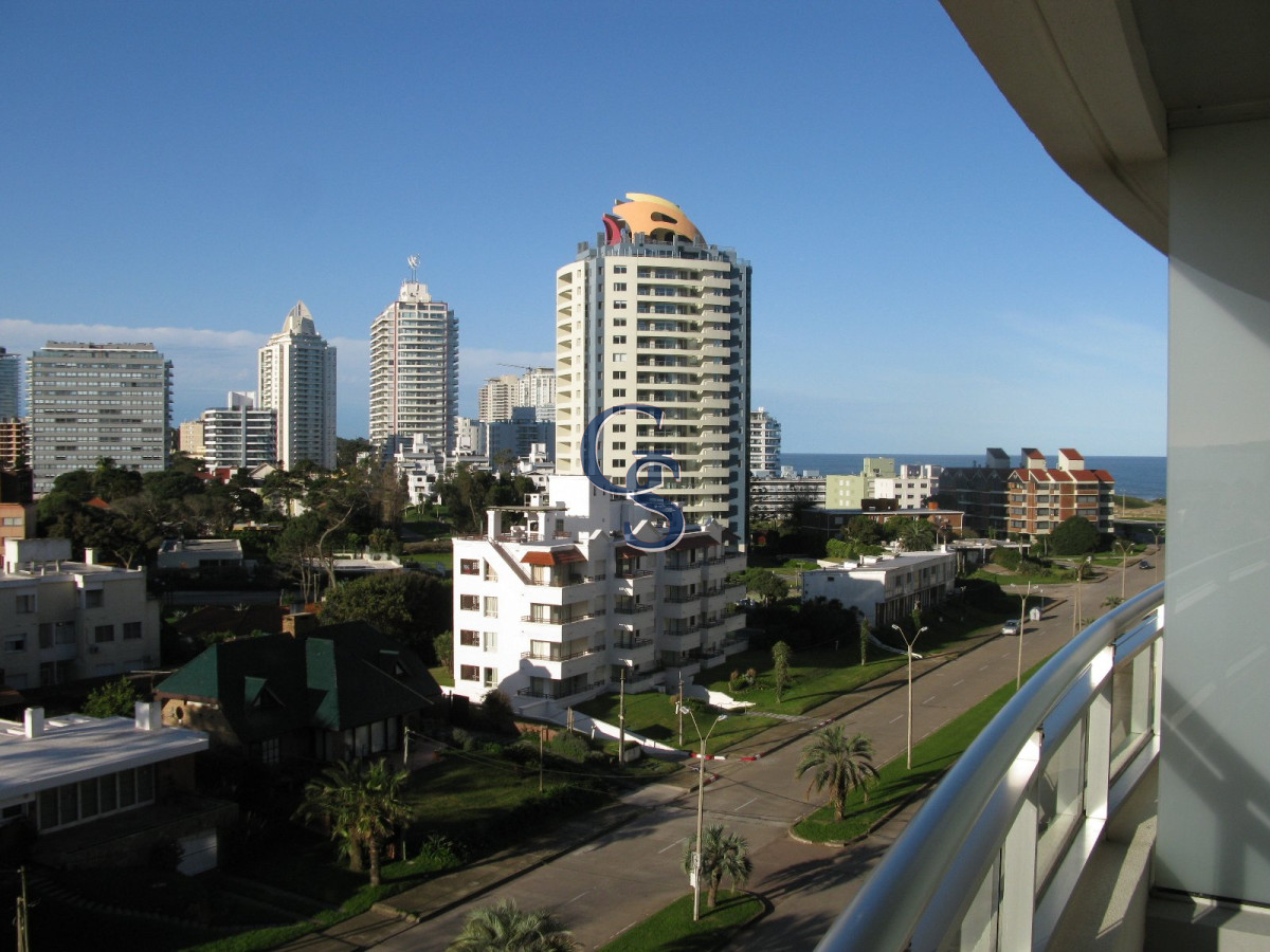 Apartamento ID.293112 - A pasos de Playa Brava y Playa Mansa, y próximo a la Península.