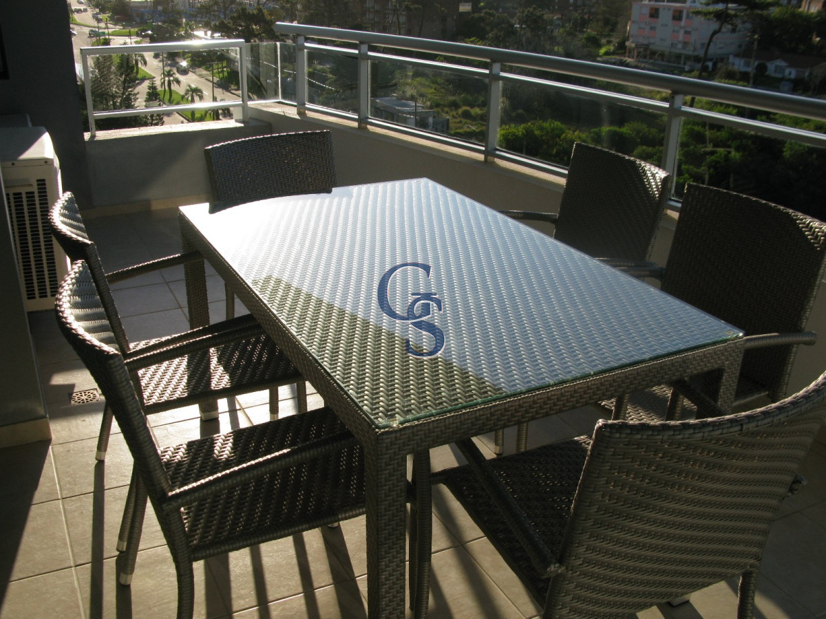 Apartamento ID.293112 - A pasos de Playa Brava y Playa Mansa, y próximo a la Península.