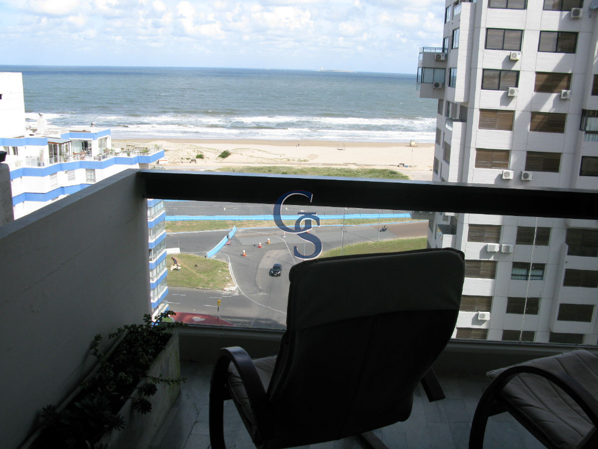 Apartamento ID.1695 - Complejo en 1° fila - Excelente ubicación.
