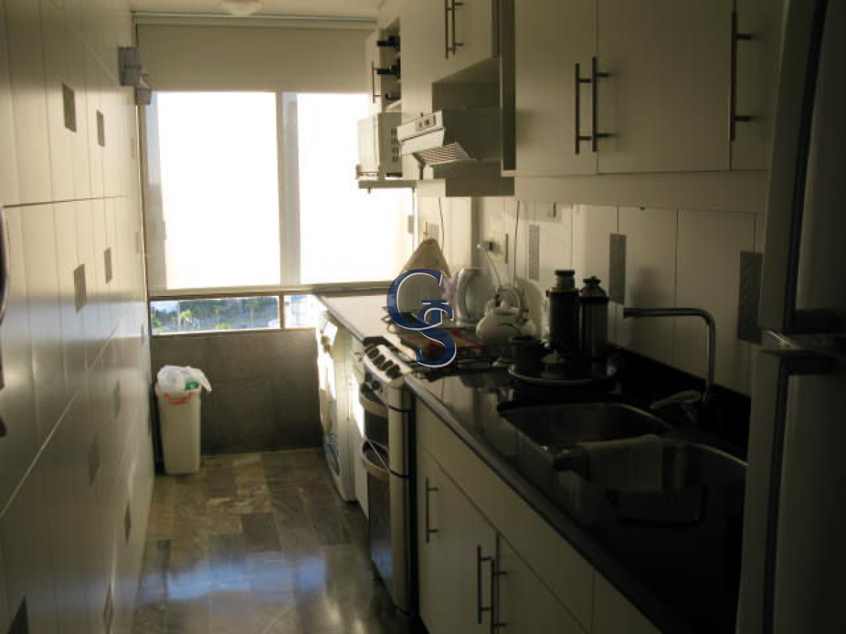 Apartamento ID.1695 - Complejo en 1° fila - Excelente ubicación.