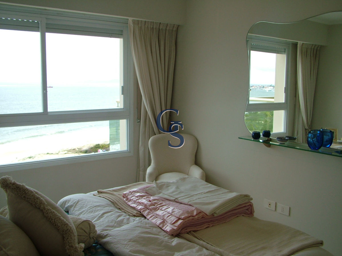 Apartamento ID.20281 - Apartamento en CORAL TOWER,  En Venta, Mansa, Punta del Este, 3 Dormitorios.