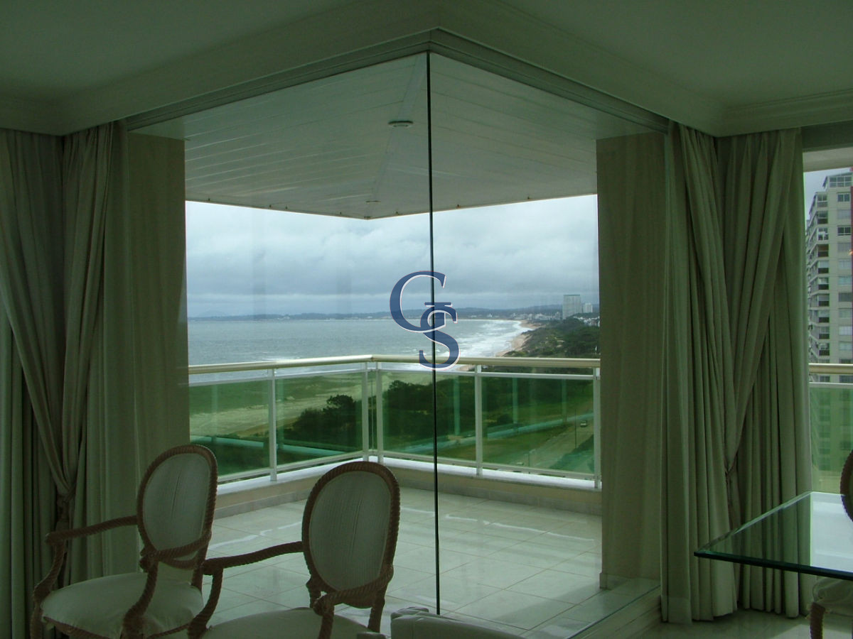 Apartamento ID.20281 - Apartamento en CORAL TOWER,  En Venta, Mansa, Punta del Este, 3 Dormitorios.