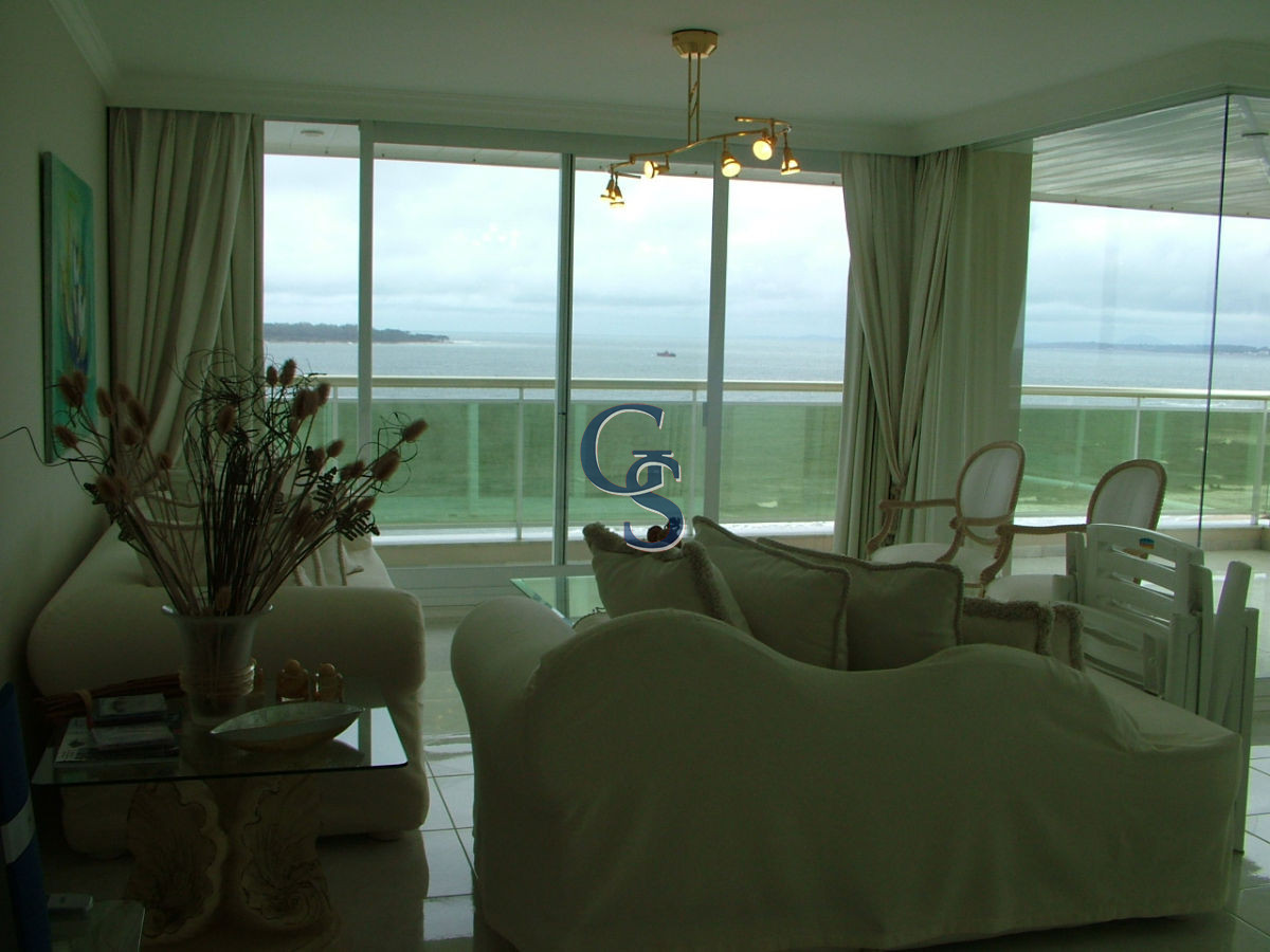 Apartamento ID.20281 - Apartamento en CORAL TOWER,  En Venta, Mansa, Punta del Este, 3 Dormitorios.