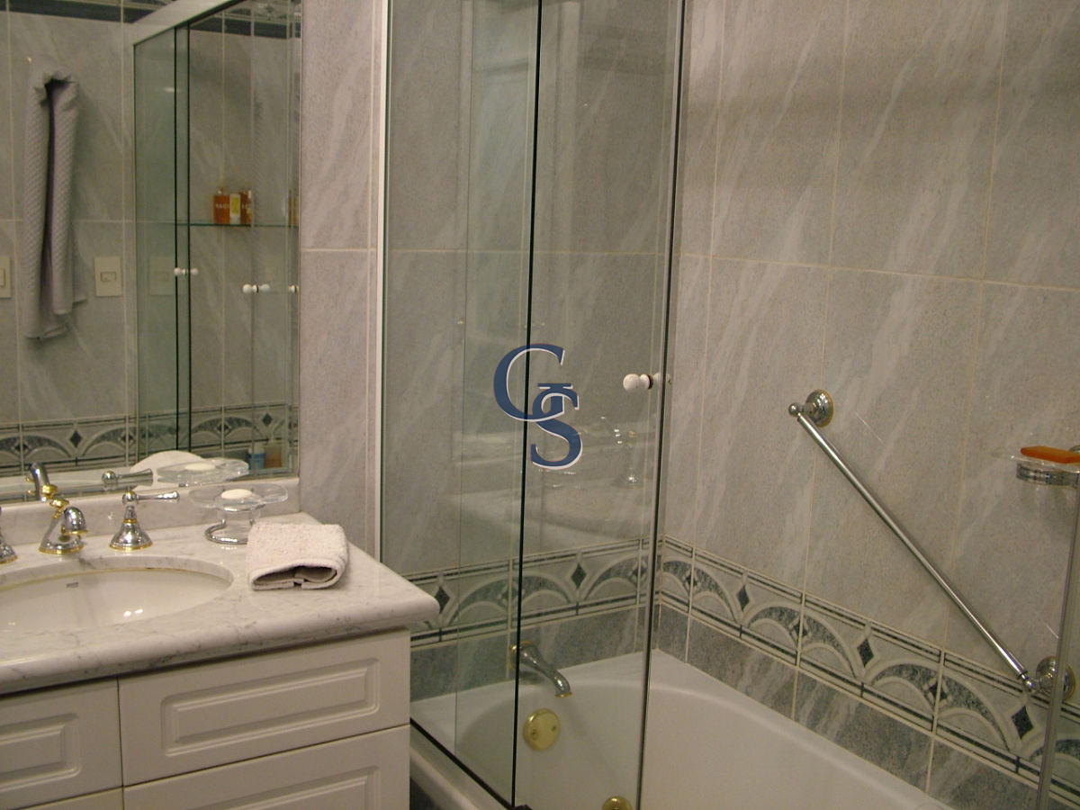Apartamento ID.20281 - Apartamento en CORAL TOWER,  En Venta, Mansa, Punta del Este, 3 Dormitorios.