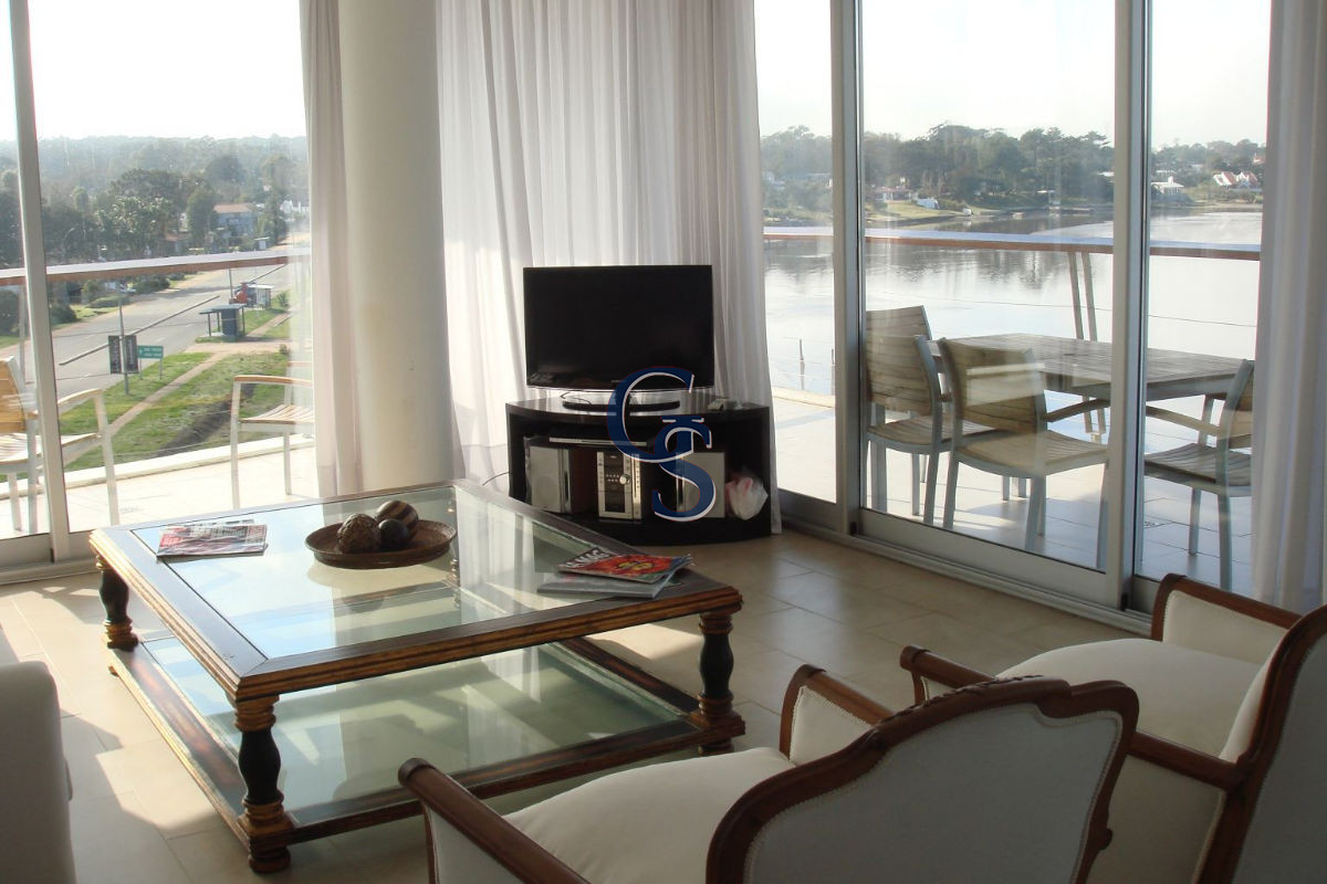 Apartamento ID.291976 - Excelente ubicación.  Vista al mar y arroyo.