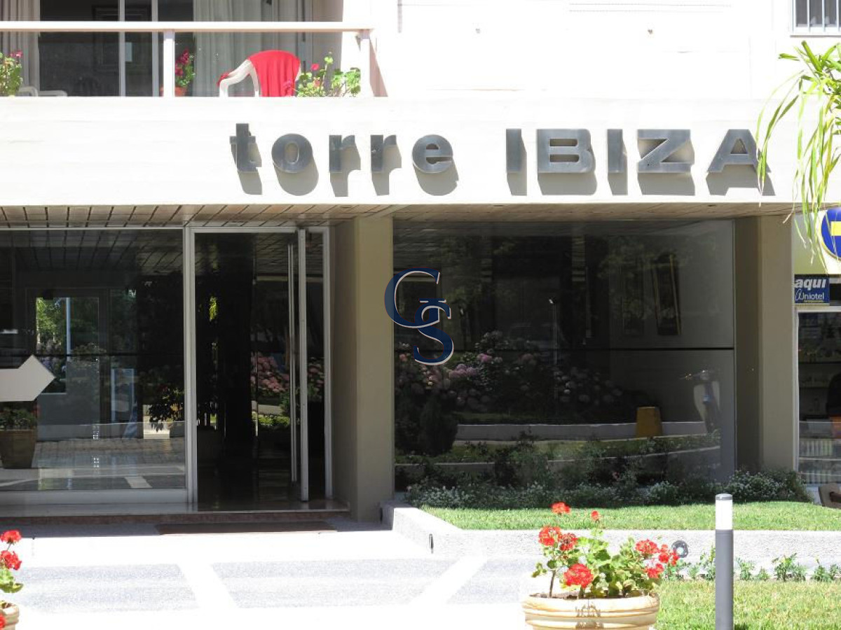 Apartamento ID.922 - Sobre reconocida avenida.