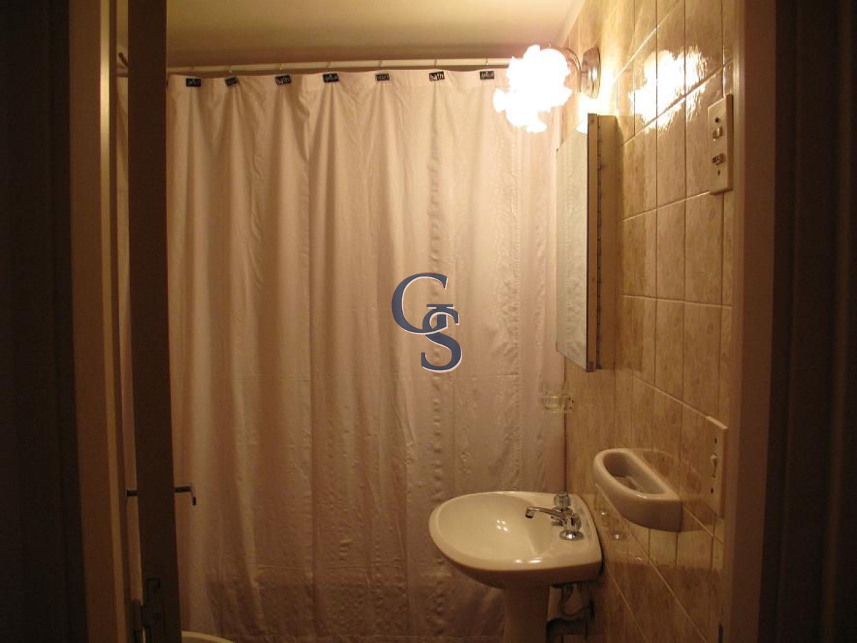 Apartamento ID.922 - Sobre reconocida avenida.