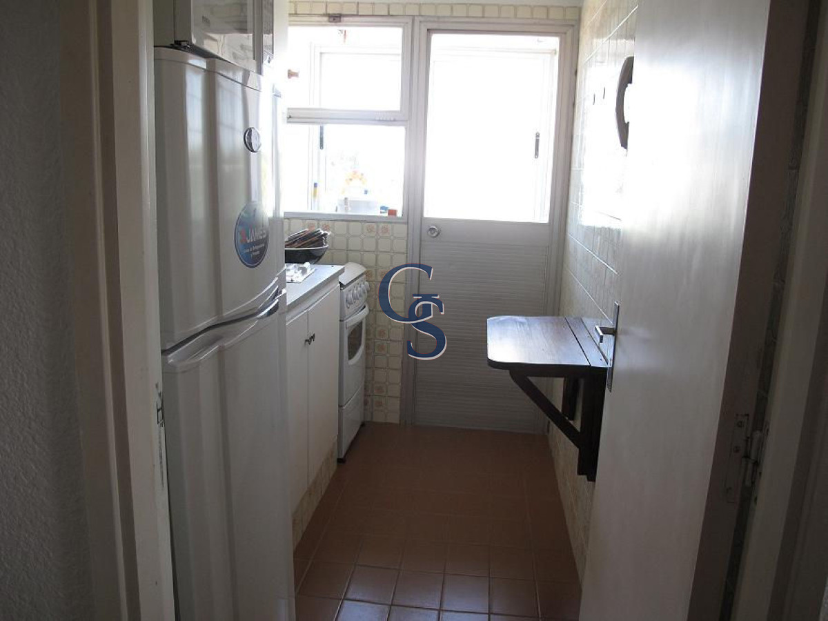 Apartamento ID.922 - Sobre reconocida avenida.