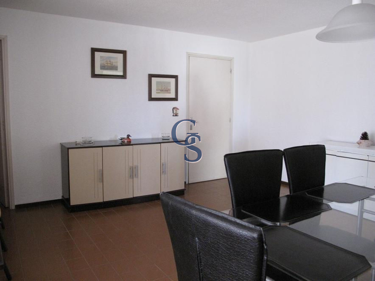 Apartamento ID.922 - Sobre reconocida avenida.