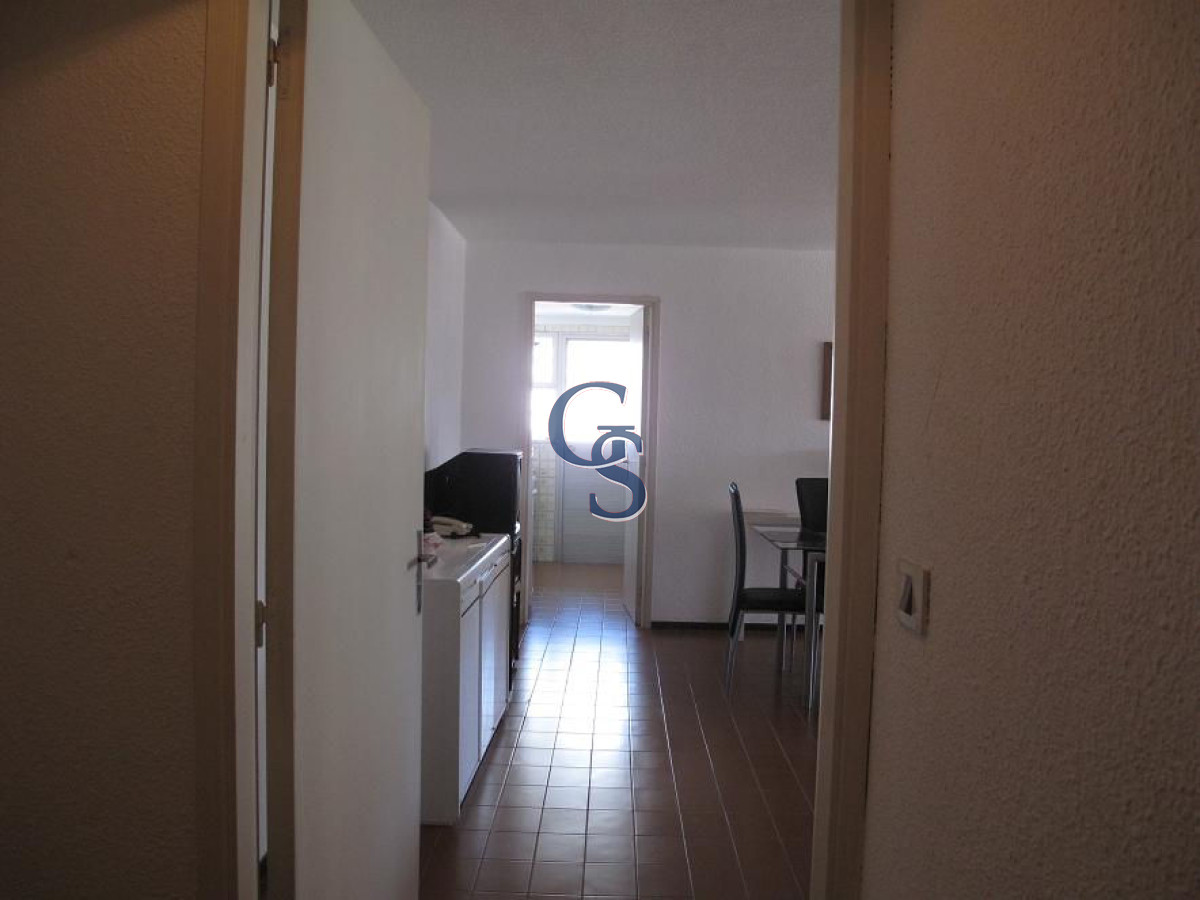 Apartamento ID.922 - Sobre reconocida avenida.