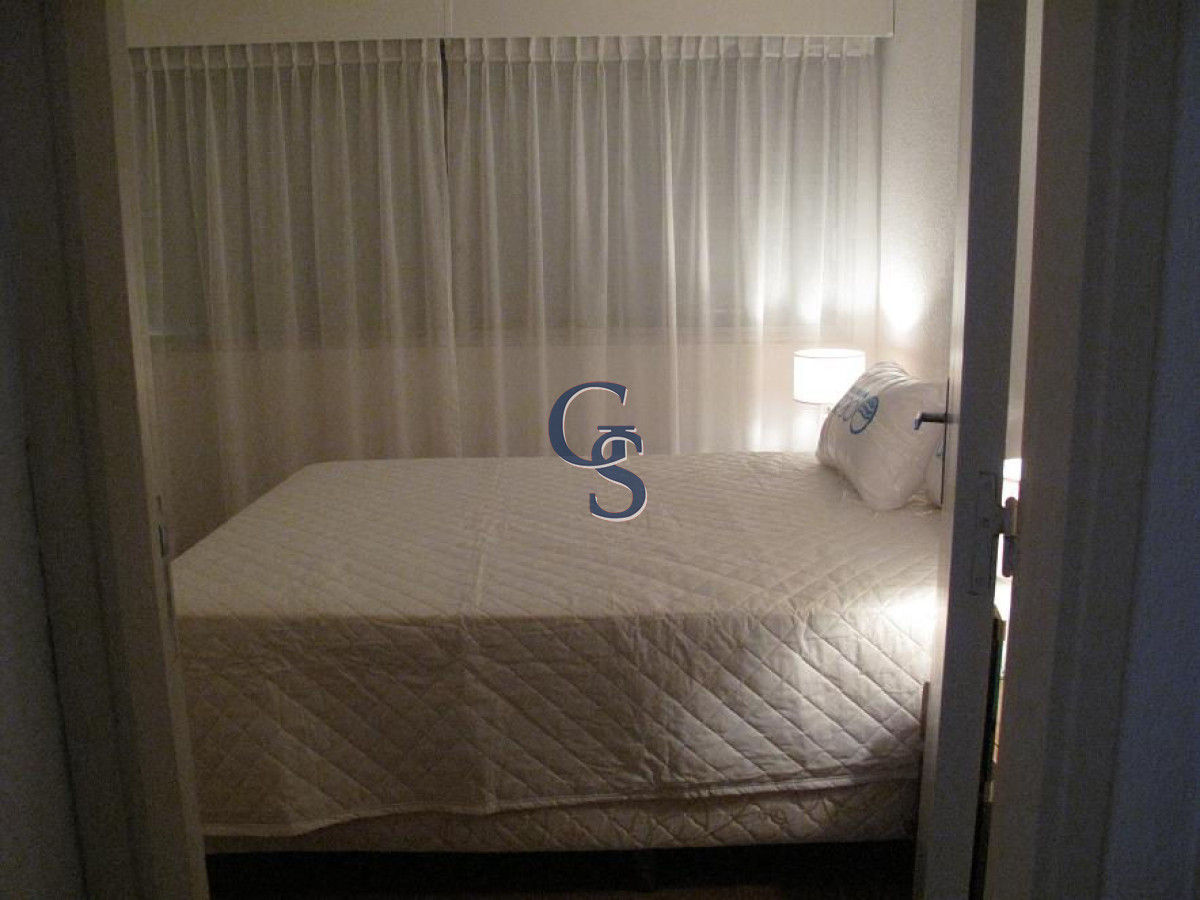 Apartamento ID.922 - Sobre reconocida avenida.