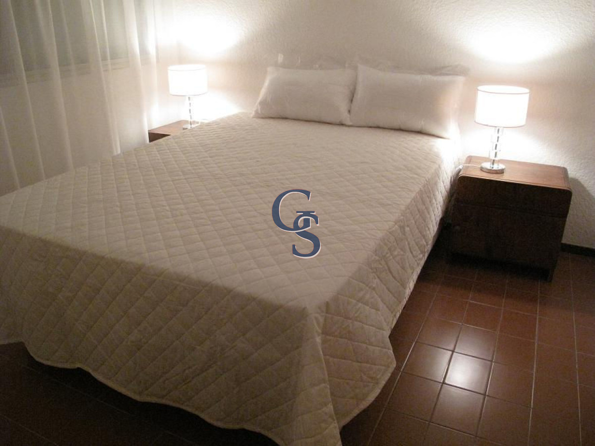 Apartamento ID.922 - Sobre reconocida avenida.