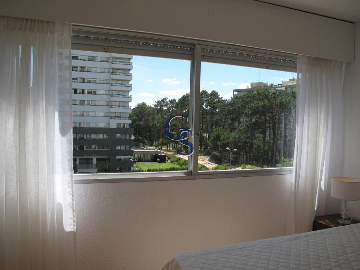 Apartamento ID.922 - Sobre reconocida avenida.