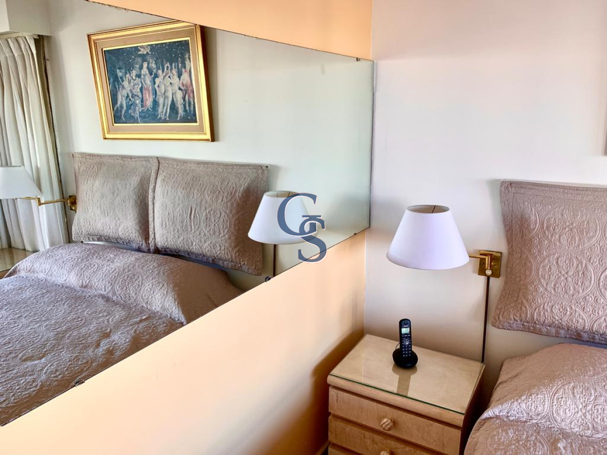 Apartamento ID.290296 - A pasos de Playa Mansa y Playa Brava. Próximo a la Península.