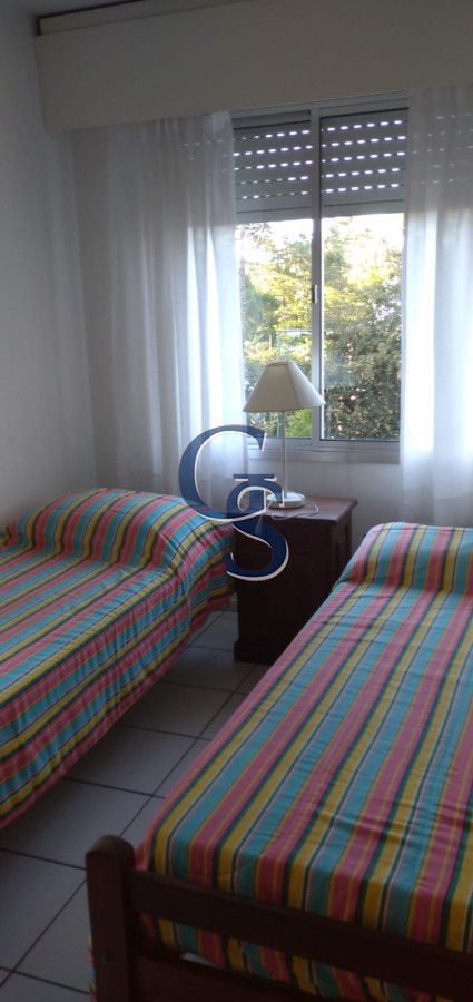 Apartamento ID.663 - A metros de Playa Mansa