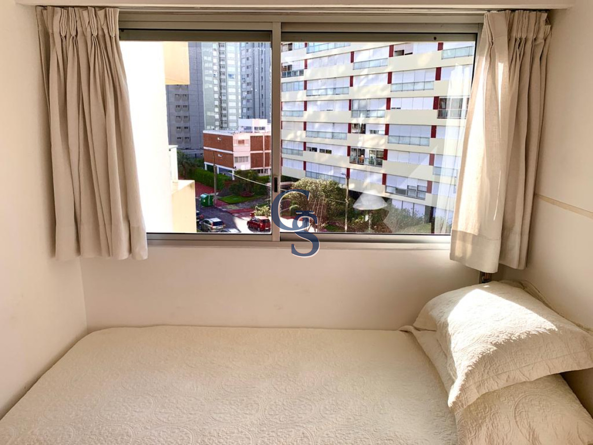 Apartamento ID.290296 - A pasos de Playa Mansa y Playa Brava. Próximo a la Península.