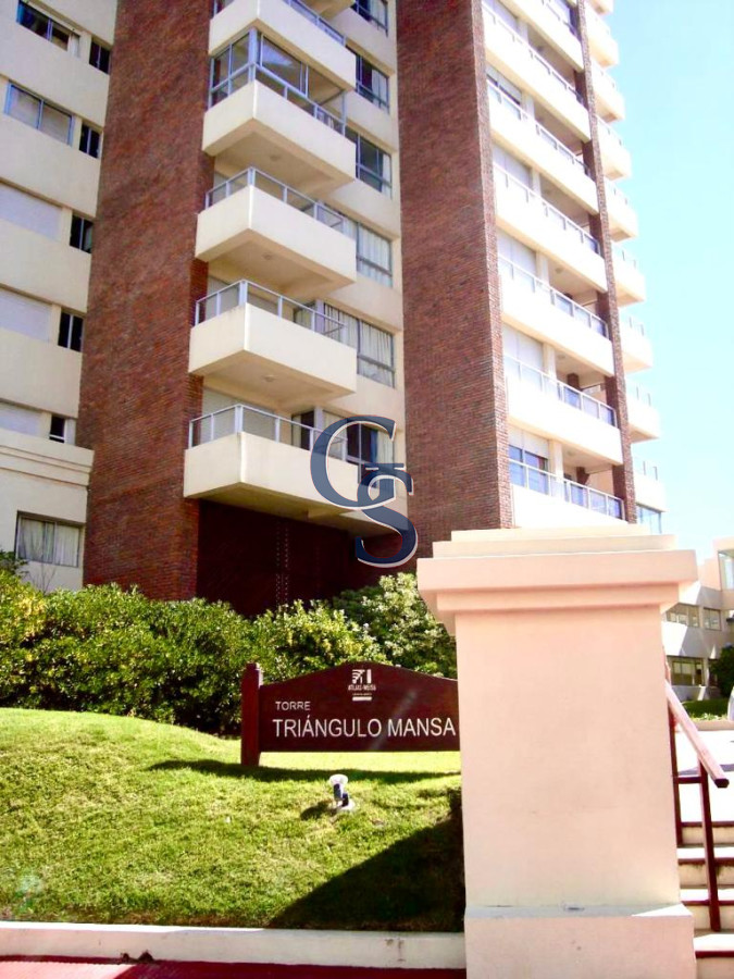 Apartamento ID.290296 - A pasos de Playa Mansa y Playa Brava. Próximo a la Península.
