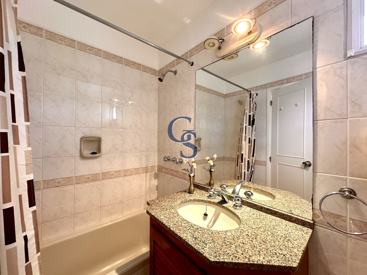 Apartamento ID.90395 - A pasitos del mar, de playa Brava, rodeado de todos los servicios.