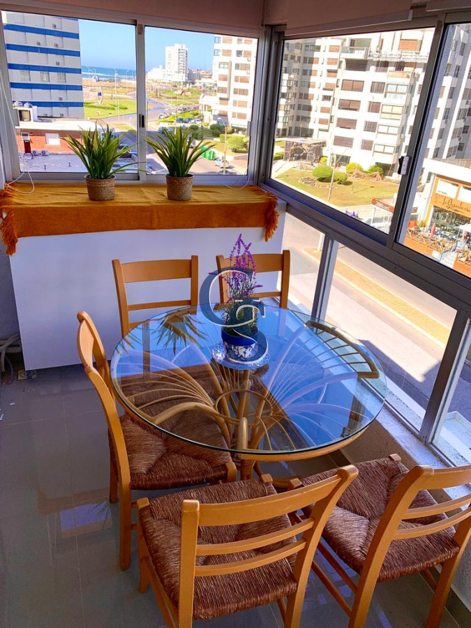 Apartamento ID.290296 - A pasos de Playa Mansa y Playa Brava. Próximo a la Península.