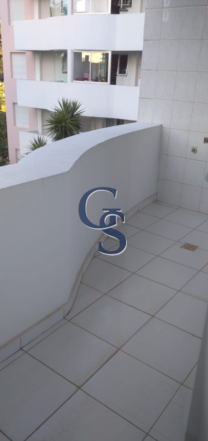 Apartamento ID.663 - A metros de Playa Mansa