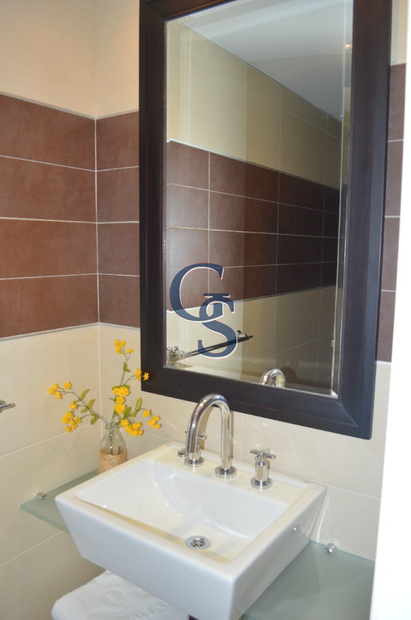 Apartamento ID.292880 - Piso alto con amplios y luminosos ambientes.