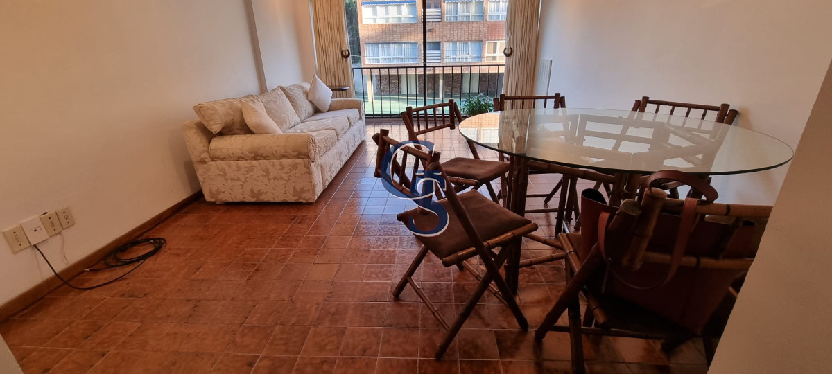 Apartamento ID.299597 - edificio sobre Rambla 