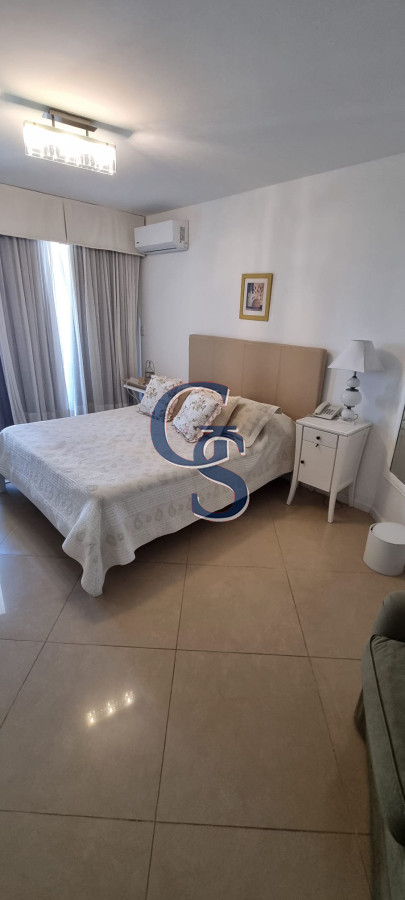 Apartamento ID.297427 - Edificio a pasos de Playa Brava.  Departamento de cómodos ambientes.