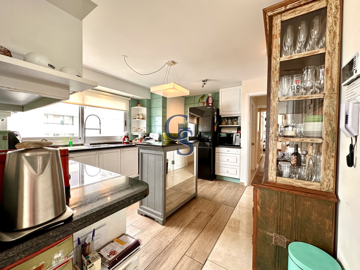 Apartamento ID.299900 - En Venta Apartamento frente al Puerto, con inmejorables vistas.