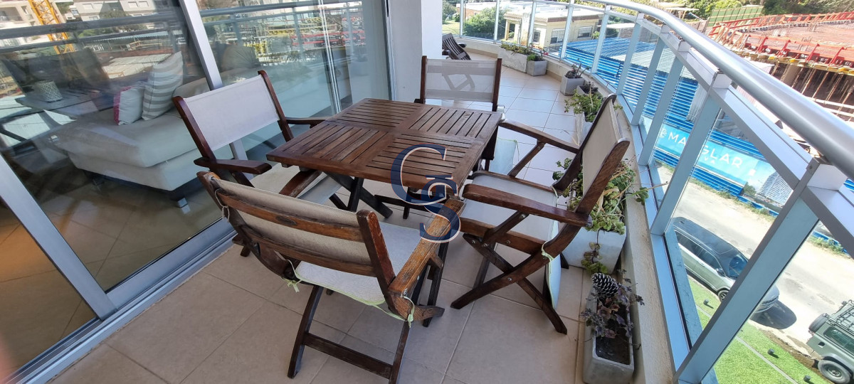 Apartamento ID.297427 - Edificio a pasos de Playa Brava.  Departamento de cómodos ambientes.