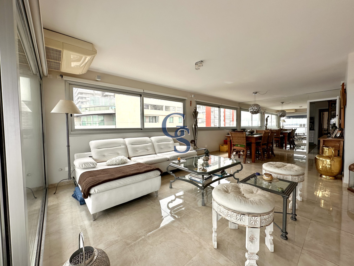 Apartamento ID.299900 - En Venta Apartamento frente al Puerto, con inmejorables vistas.