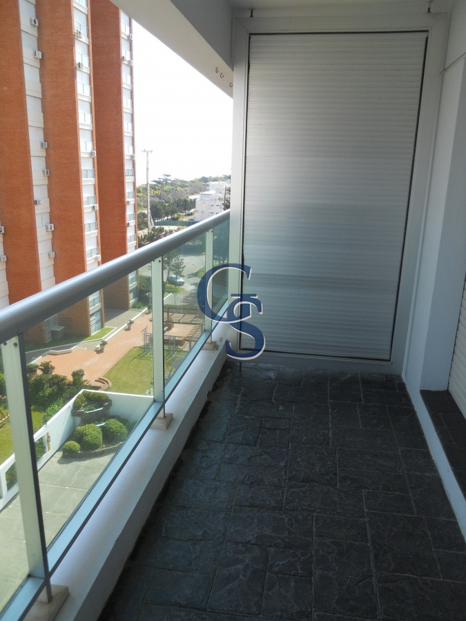 Apartamento ID.292993 - En venta y alquiler, a 100 ms de mar, playa mansa.