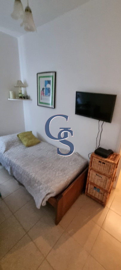 Apartamento ID.297427 - Edificio a pasos de Playa Brava.  Departamento de cómodos ambientes.