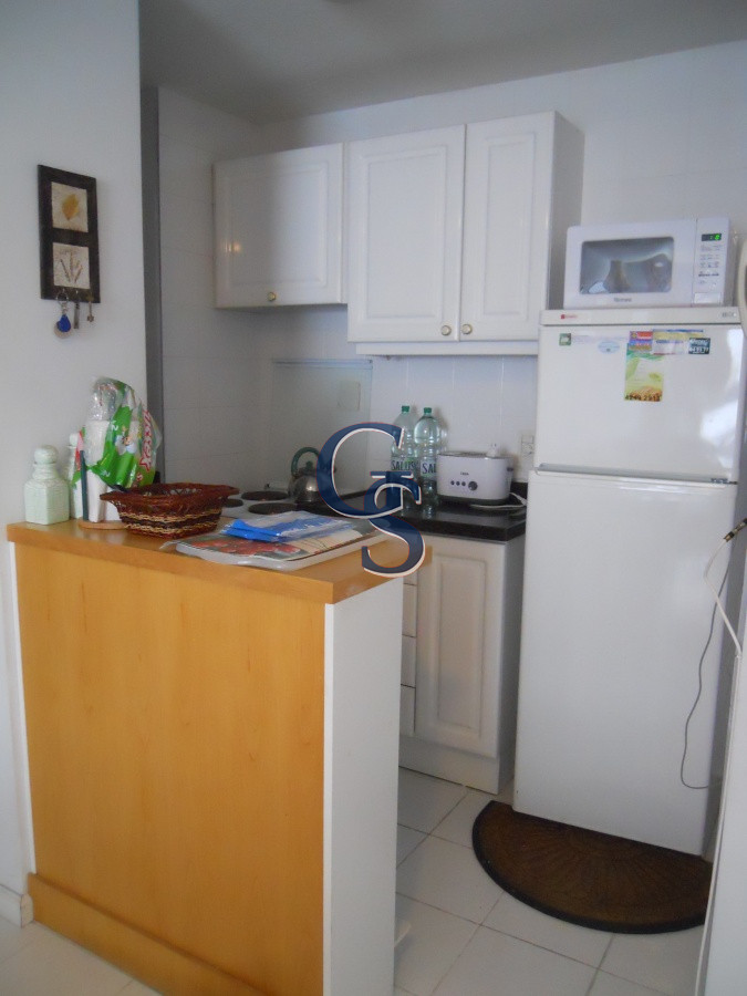 Apartamento ID.292993 - En venta y alquiler, a 100 ms de mar, playa mansa.