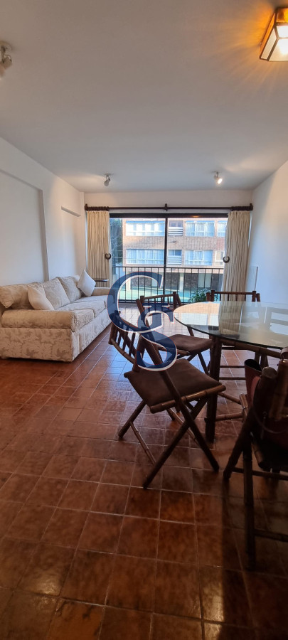 Apartamento ID.299597 - edificio sobre Rambla 