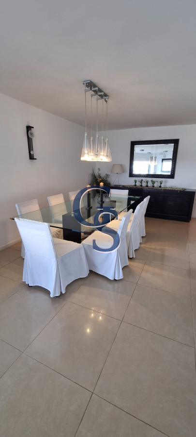 Apartamento ID.297427 - Edificio a pasos de Playa Brava.  Departamento de cómodos ambientes.