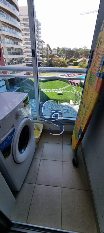 Apartamento ID.297427 - Edificio a pasos de Playa Brava.  Departamento de cómodos ambientes.