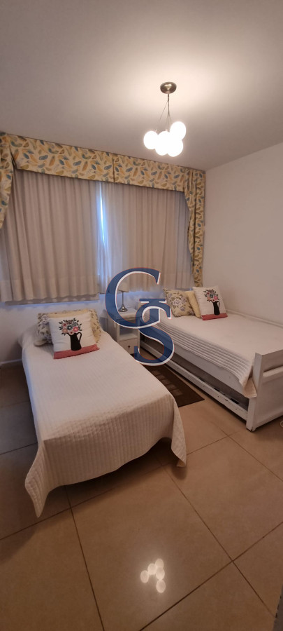 Apartamento ID.297427 - Edificio a pasos de Playa Brava.  Departamento de cómodos ambientes.