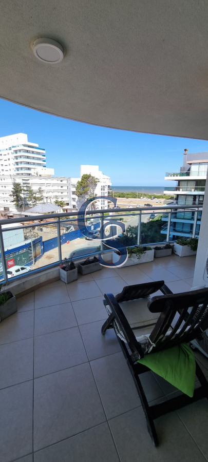 Apartamento ID.297427 - Edificio a pasos de Playa Brava.  Departamento de cómodos ambientes.