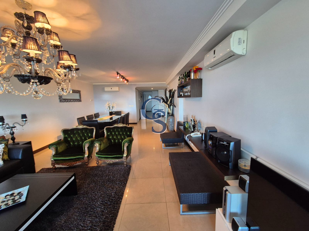 Apartamento ID.291041 - Apartamento en TORRE LOBOS,  En Venta, Brava, Punta del Este, 3 Dormitorios.