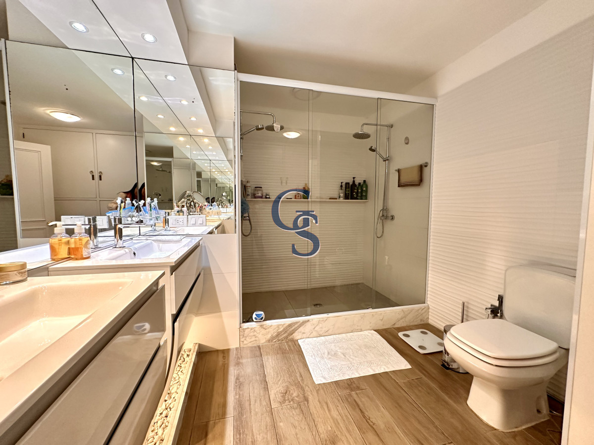 Apartamento ID.299900 - En Venta Apartamento frente al Puerto, con inmejorables vistas.