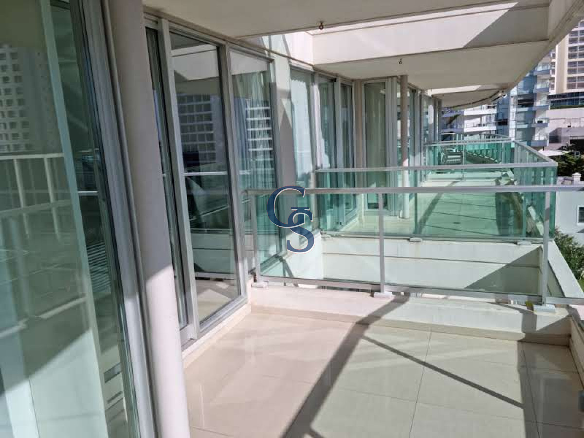 Apartamento ID.291194 - A pasos de Playa Mansa y de la península.