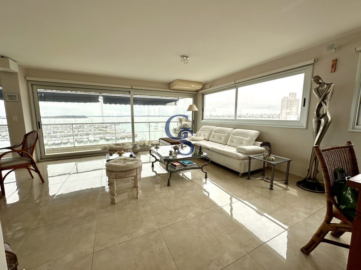Apartamento ID.299900 - En Venta Apartamento frente al Puerto, con inmejorables vistas.