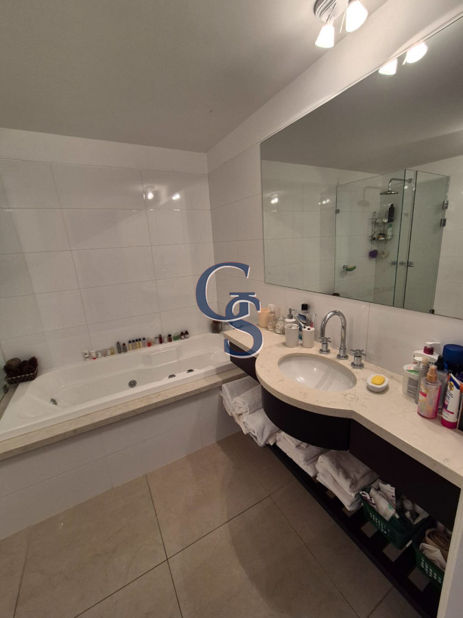 Apartamento ID.291041 - Apartamento en TORRE LOBOS,  En Venta, Brava, Punta del Este, 3 Dormitorios.