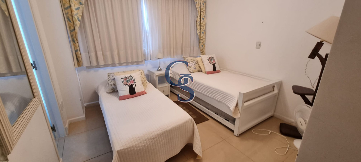 Apartamento ID.297427 - Edificio a pasos de Playa Brava.  Departamento de cómodos ambientes.
