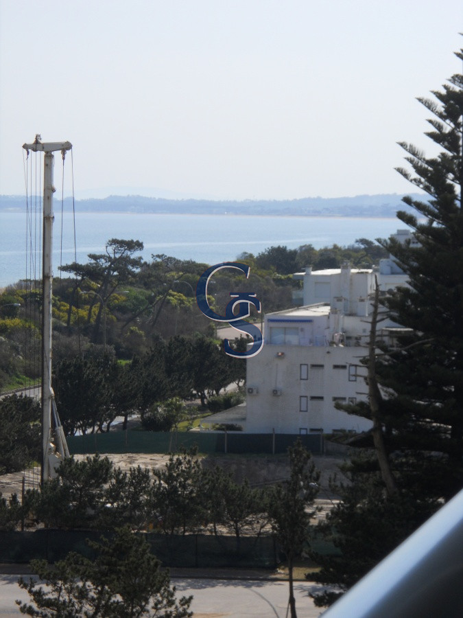 Apartamento ID.292993 - En venta y alquiler, a 100 ms de mar, playa mansa.