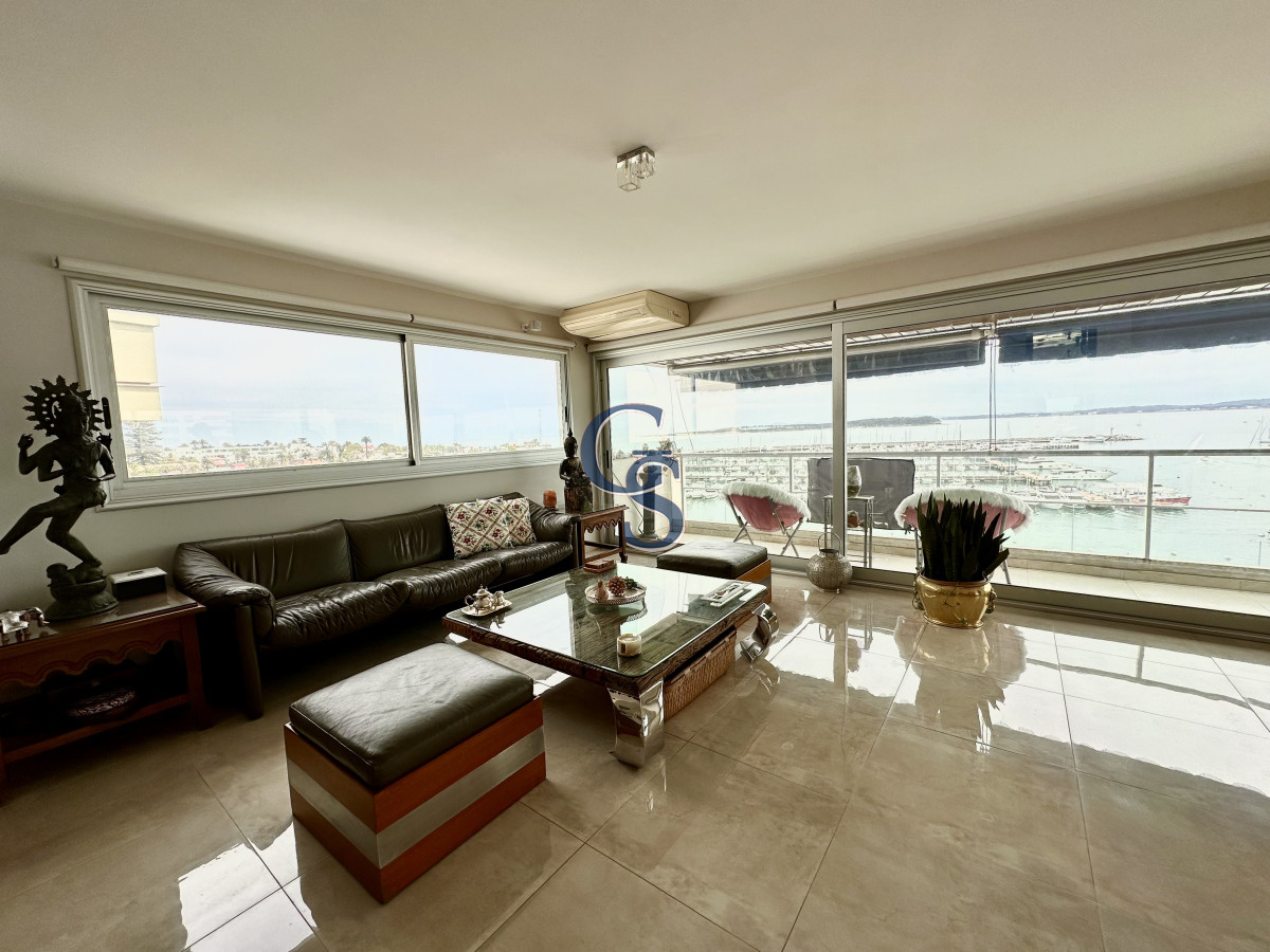 Apartamento ID.299900 - En Venta Apartamento frente al Puerto, con inmejorables vistas.